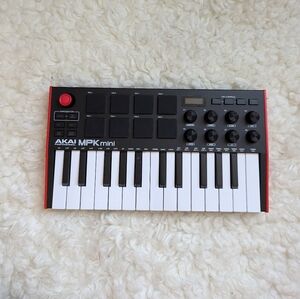 Akai professional MPK mini